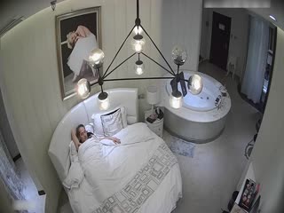 360监控偷拍50多岁的老板和36岁的女会计酒店开房啪啪啪